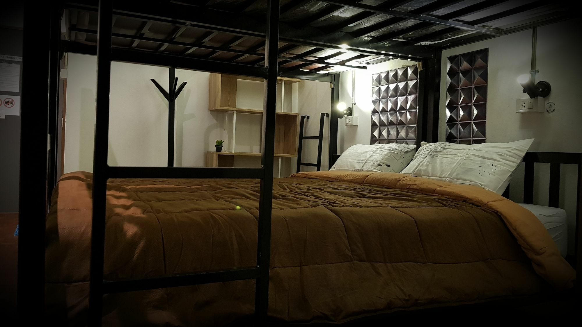 Fundee Hostel チエンマイ エクステリア 写真