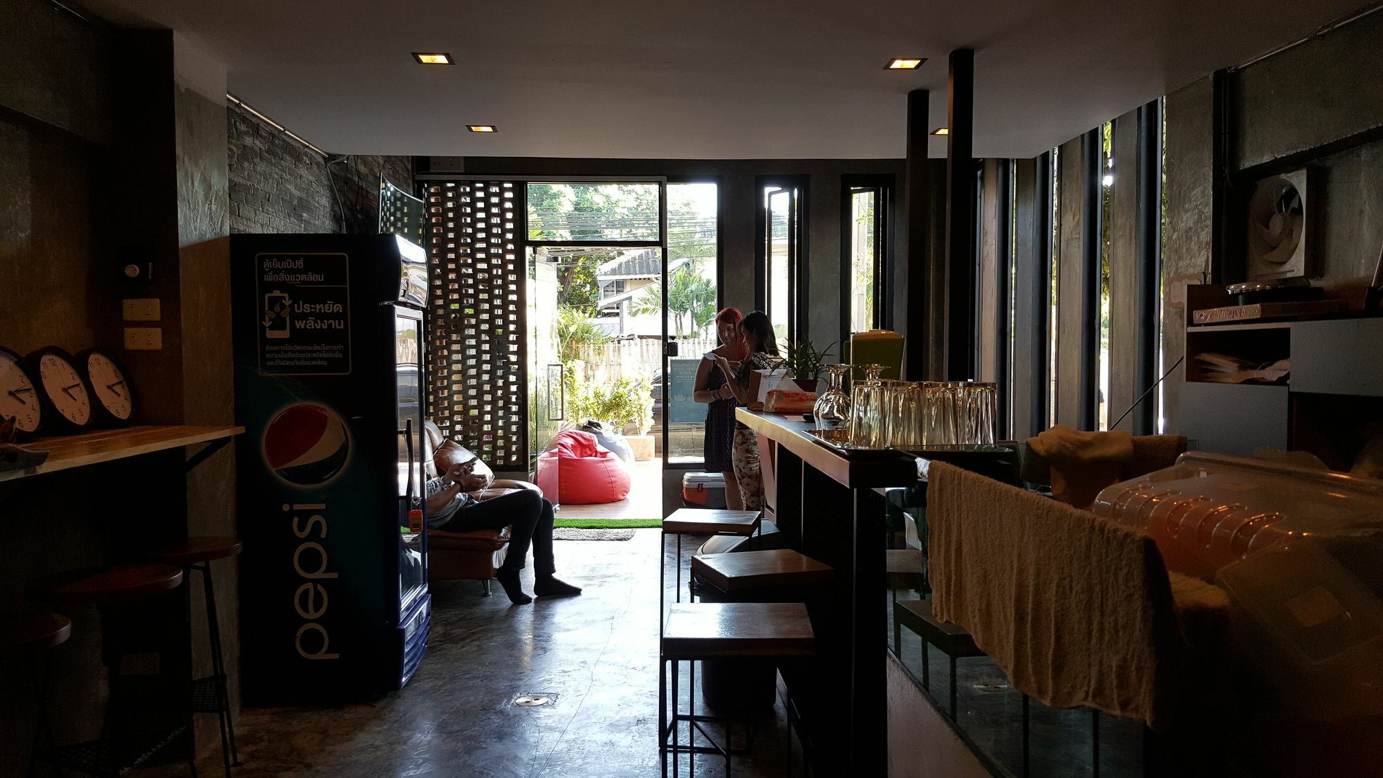 Fundee Hostel チエンマイ エクステリア 写真