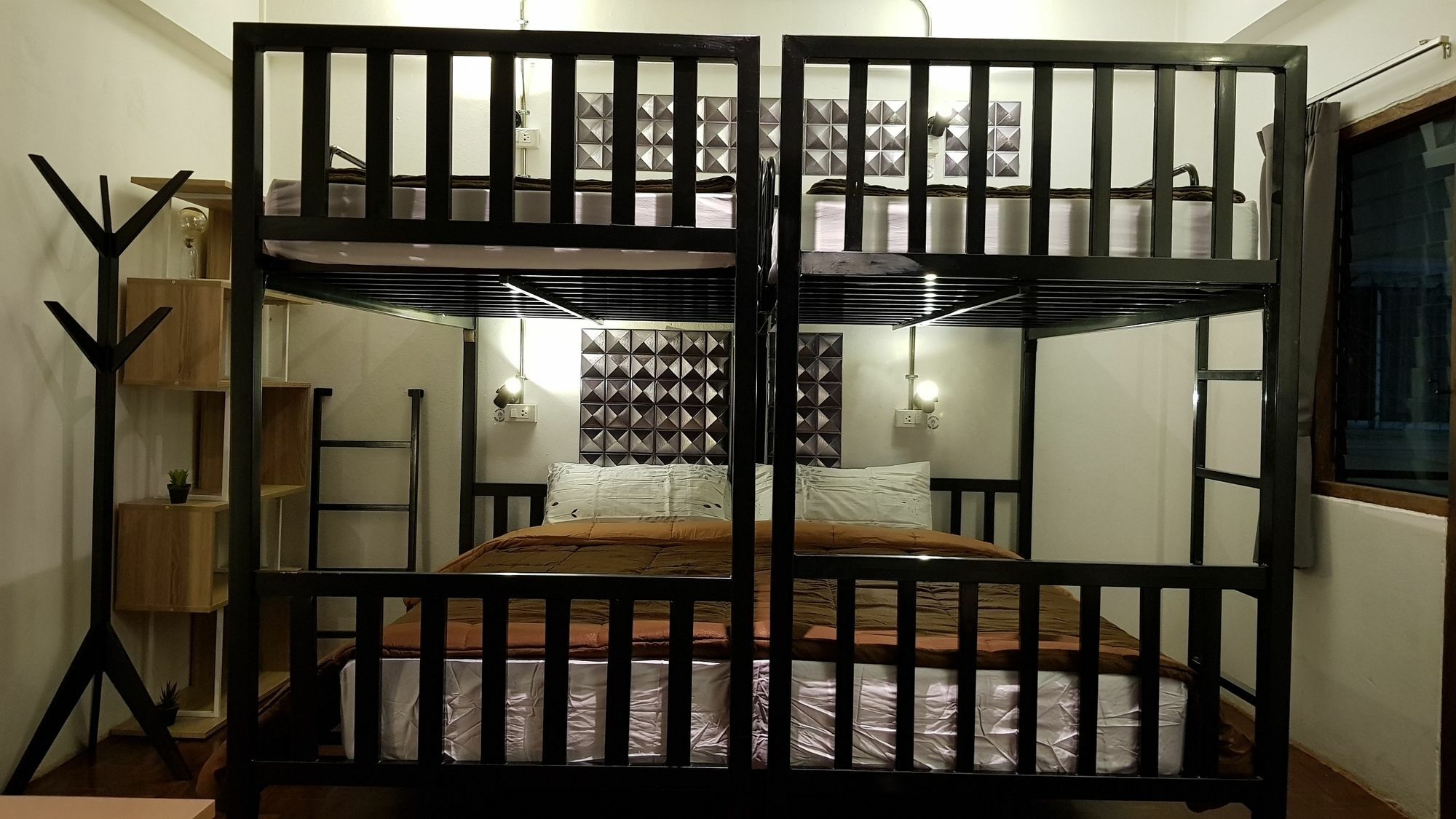 Fundee Hostel チエンマイ エクステリア 写真