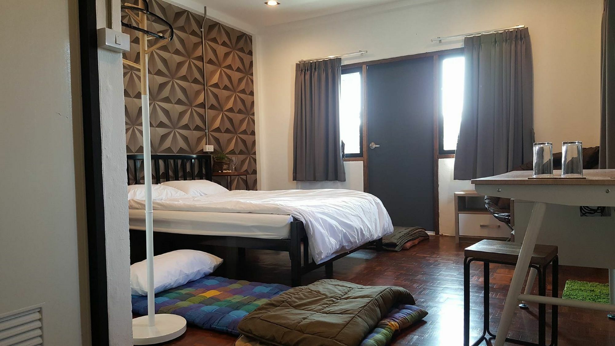 Fundee Hostel チエンマイ エクステリア 写真