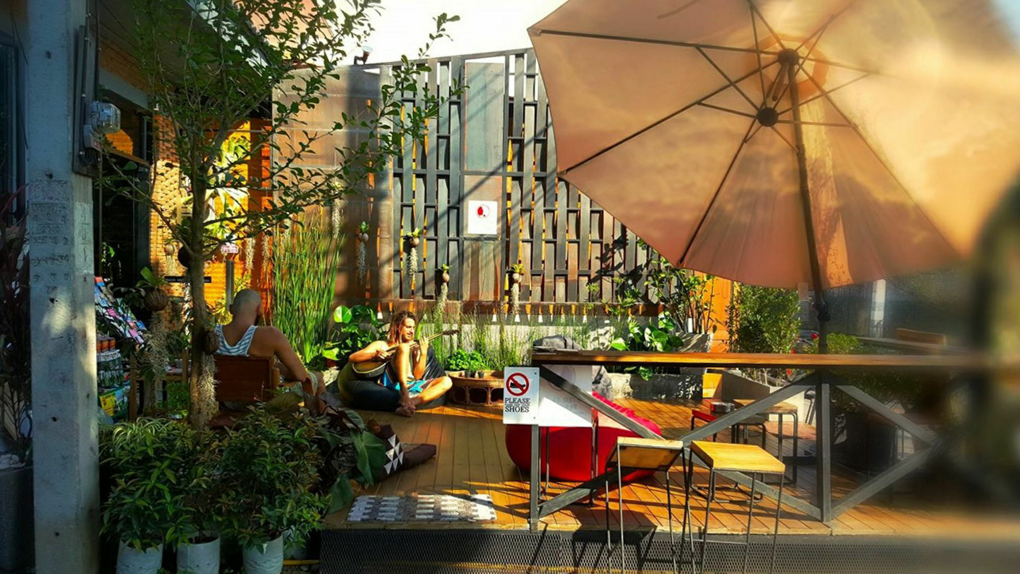 Fundee Hostel チエンマイ エクステリア 写真